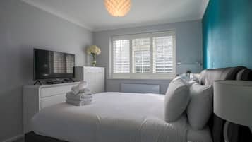 2 bedrooms, iron/ironing board, free WiFi, bed sheets