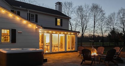 Private retreat on 12 acres w hot tub and bbq