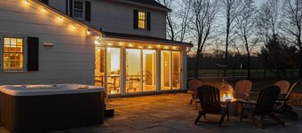 Private retreat on 12 acres w hot tub and bbq