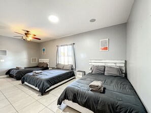 4 Schlafzimmer, Bügeleisen/Bügelbrett, WLAN, Bettwäsche