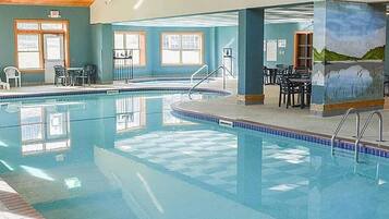 Innenpool, beheizter Pool