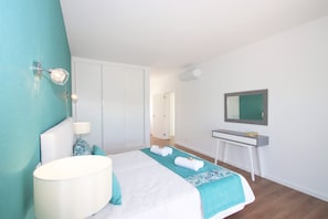 7 bedrooms, in-room safe, iron/ironing board, free WiFi - Villa with heatable pool, 2 jacuzzis & BBQ (Armação de Pêra)