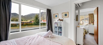 Pops Place - Omarama Holiday Home