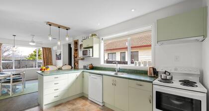 Pops Place - Omarama Holiday Home