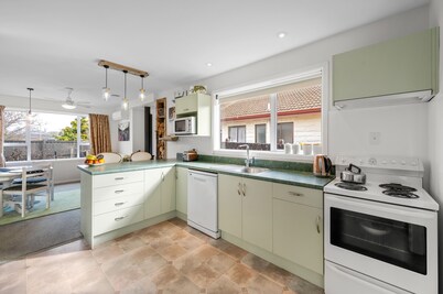 Pops Place - Omarama Holiday Home