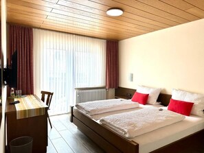 Chambre Double Standard | Bureau, Wi-Fi gratuit, draps fournis