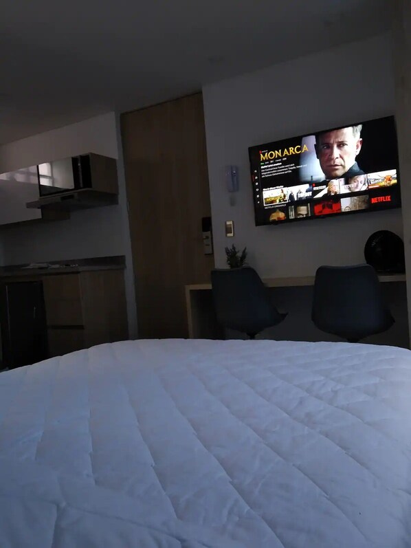 1 bedroom, WiFi, bed sheets - Nice studio nearby Stadium (Medellín)