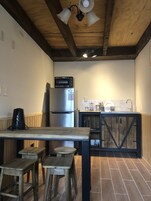 Comfort Apartment, 2 Bedrooms, Kitchenette, Courtyard Area | Living area