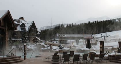Ski in/Ski out 2BR Condo at Grand Lodge on Peak 7 in Breckinridge, CO. 11-18 Jan