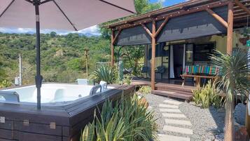 Bain à remous extérieur