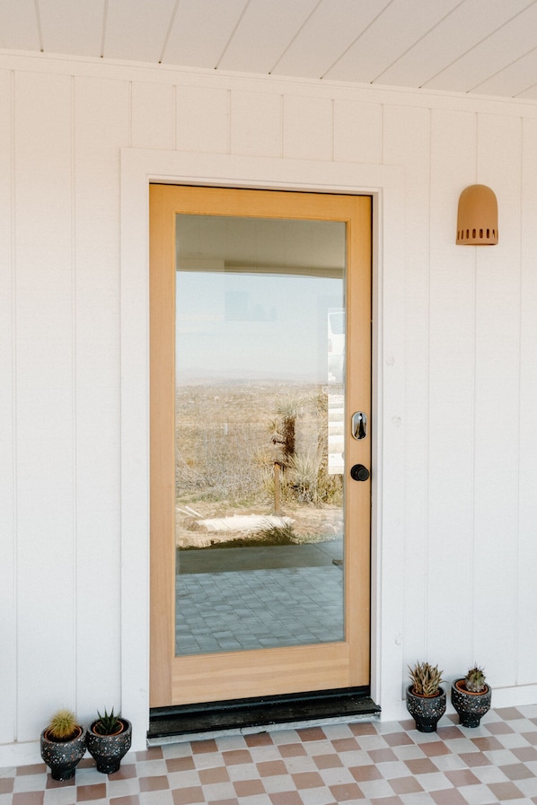 Interior - NEW! Rancho Flamingo - 5 acres up on a hill with gorgeous panoramic views (Yucca Valley)