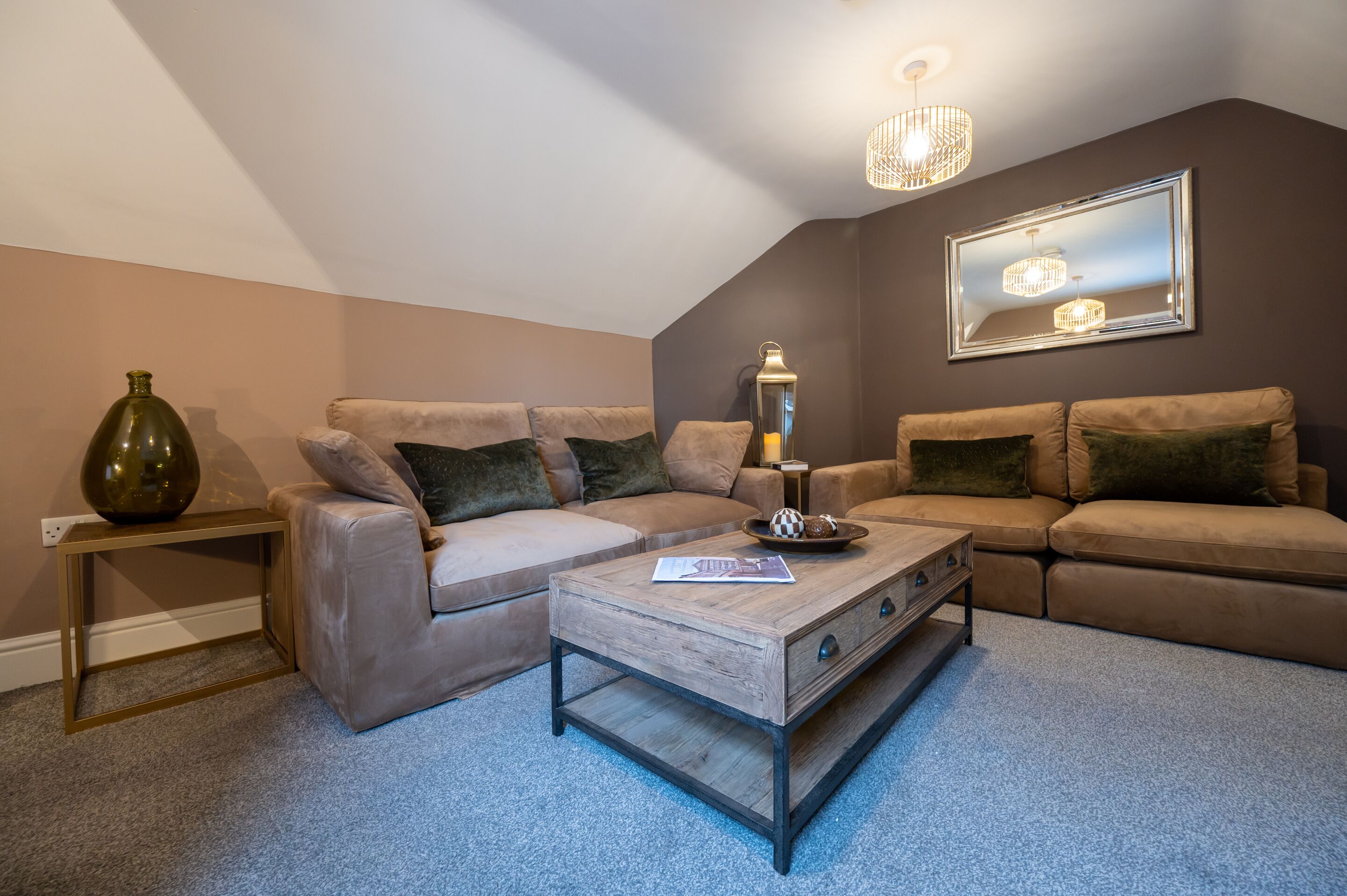 Luxurious Town-centre Two Bedroom Apartment - Shrewsbury