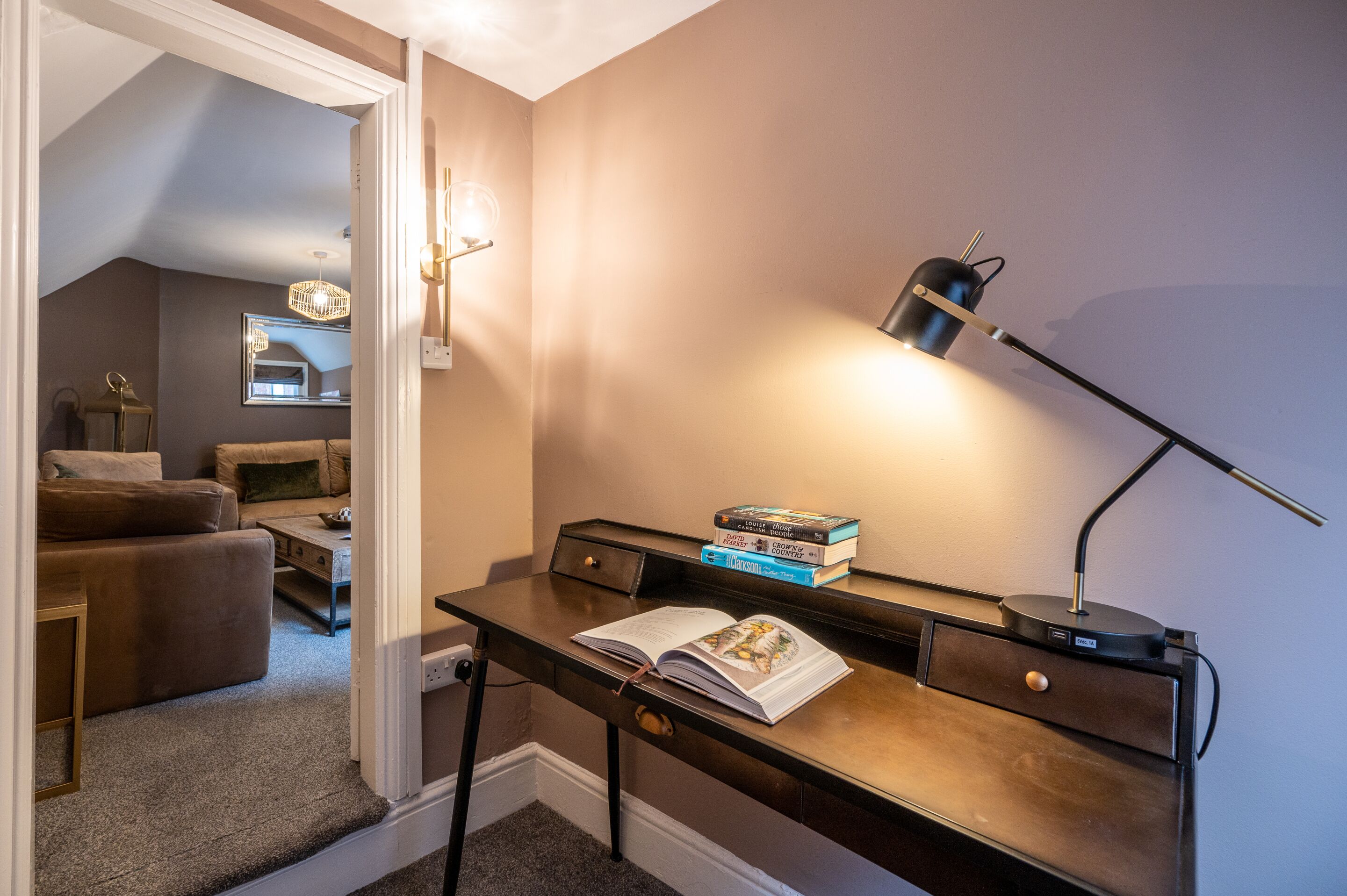 Superior Town-centre Two Bed Apartment - Shrewsbury
