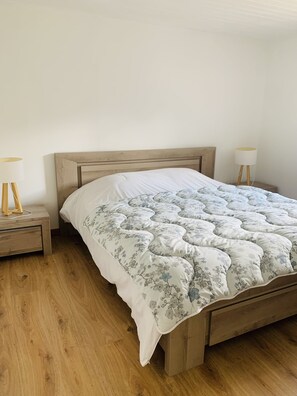 5 soverom, reiseseng for barn, wi-fi og sengetøy