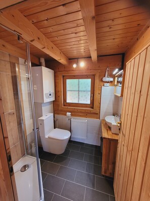 Haartrockner, Seife, Toilettenpapier