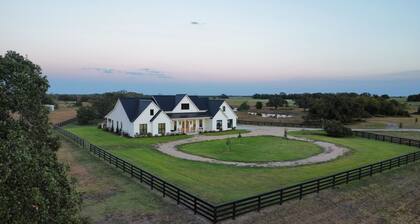 RMB Longhorn West, luxury living in the country