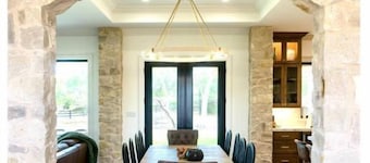 RMB Longhorn West, luxury living in the country