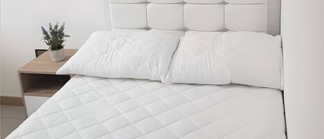 1 bedroom, bed sheets