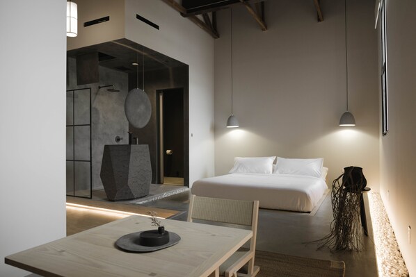 Cortinas blackout, tabla de planchar con plancha y wifi gratis