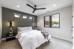 2 bedrooms, WiFi, bed sheets - 210 LaFave-Luxury Villa at Zion: Lava Point (Springdale)