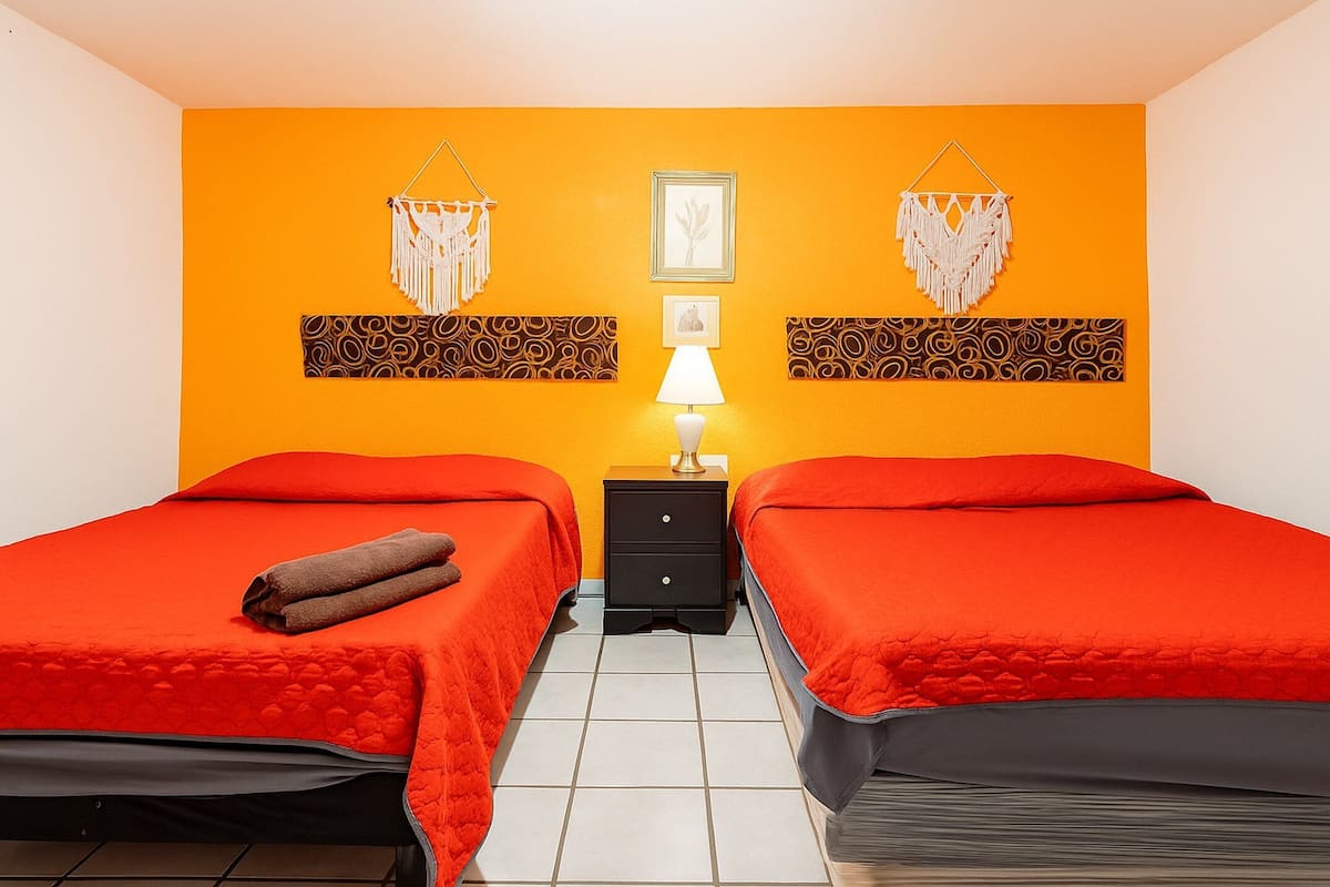 Chambre Quadruple Confort | 1 chambre, fer et planche Ă repasser, Wi-Fi gratuit