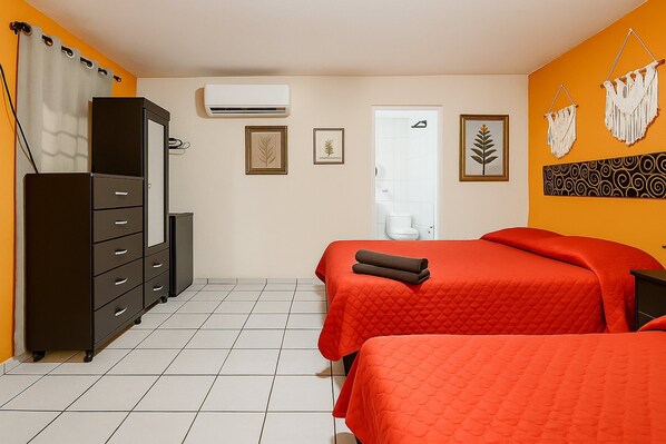 Chambre Quadruple Confort | 1 chambre, fer et planche Ă repasser, Wi-Fi gratuit