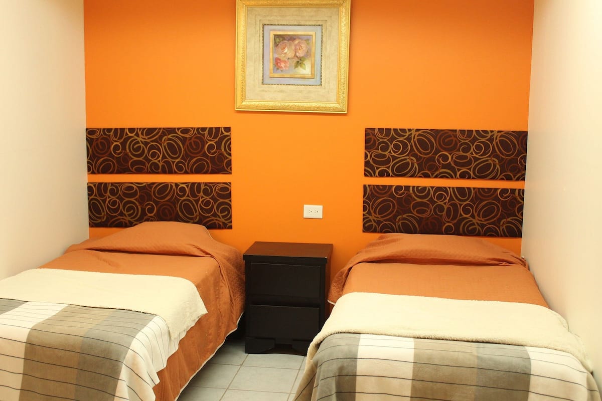 Chambre Double | 1 chambre, fer et planche Ă repasser, Wi-Fi gratuit