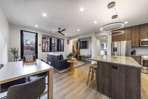 Interior - 200 LaFave-Luxury Villa at Zion: Cathedral Mountain (Springdale)