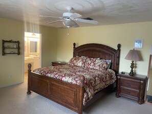 3 slaapkamers, een bureau, wifi, beddengoed