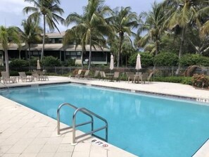 A heated pool - 2 bed/ 2.5 bath Waterfront Condo with 2 pools and great fishing (Bokeelia)