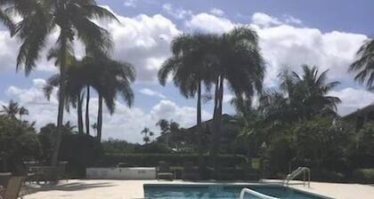 2 bed/ 2.5 bath Waterfront Condo with 2 pools and great fishing