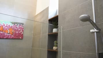 Basic Apartment | Bathroom | Shower