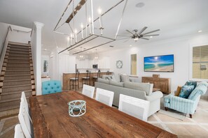 Smart TV - Golf Cart - Destiny by the Sea - Private Community Beach, Pool & Hot Tub (Destin)