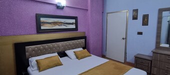 Luxury one bedroom appartment with kitchen 