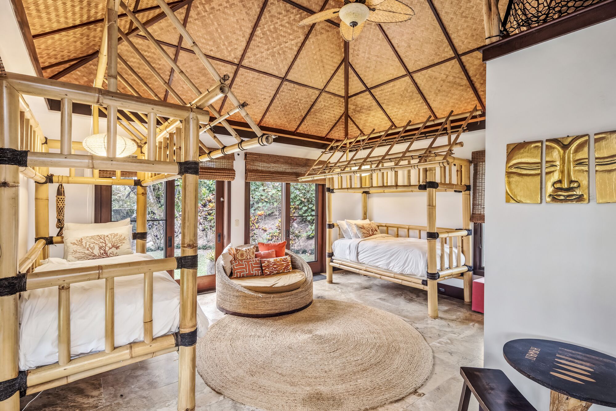 6 bedrooms, iron/ironing board, WiFi, bed sheets