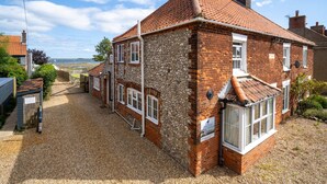 Exterior - Blackhorse Cottage, Brancaster Staithe, Norfok (Brancaster Staithe)