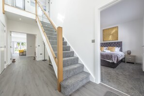 4 Schlafzimmer, Bügeleisen/Bügelbrett, Internetzugang, Bettwäsche