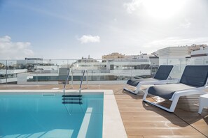 Pool - Charming Stylish New T2 Apartment, Lagos Algarve , Portugal . (Lagos)