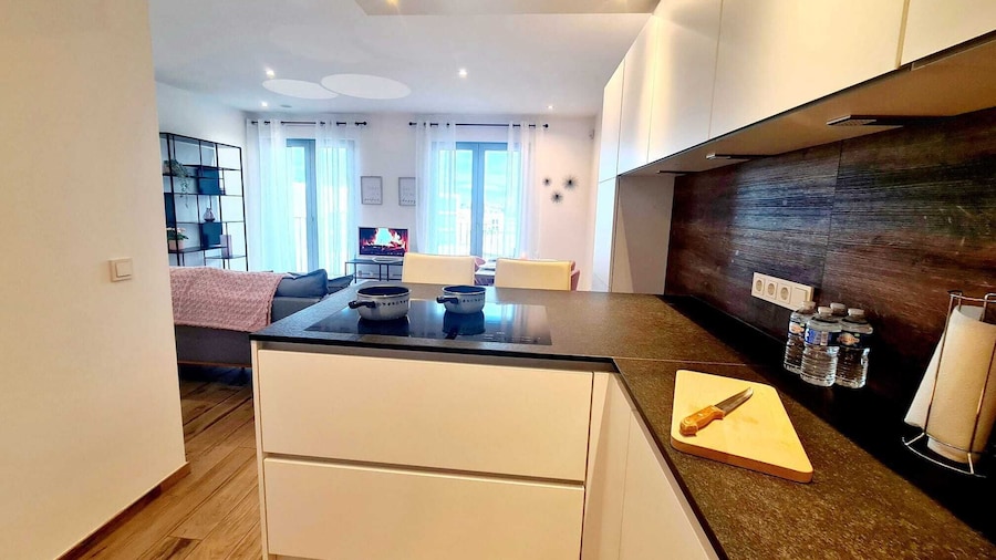 Luxury 2 bedrooms with Parking&Terrace