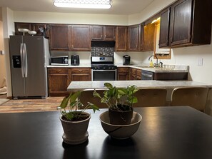 Mikroaaltouuni, uuni, liesi, astianpesukone