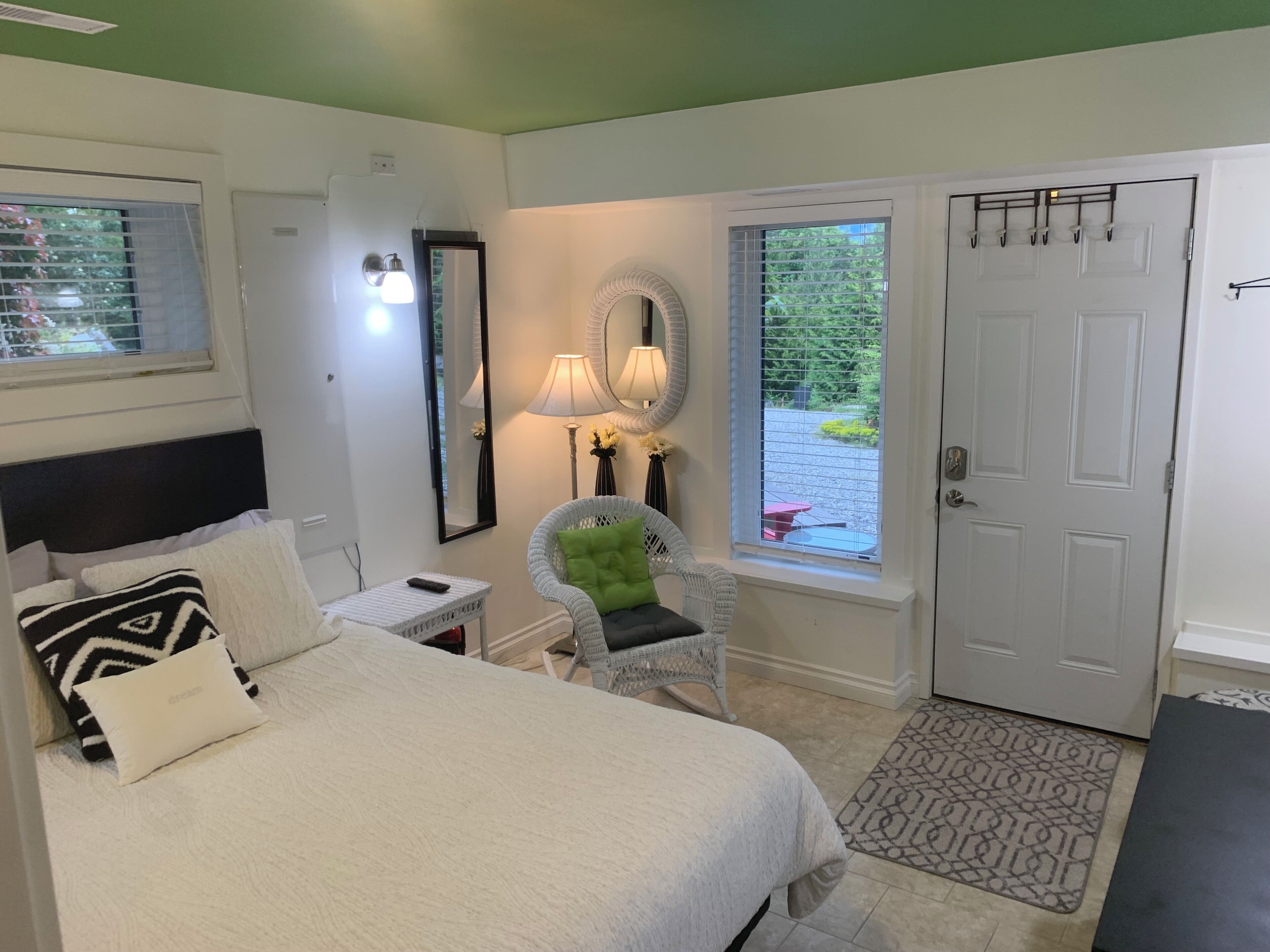 2 bedrooms, iron/ironing board, travel crib, free WiFi