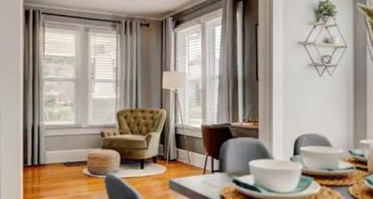Entire home Beautiful remodeled bluegrass bungalow