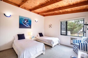 3 bedrooms, free WiFi, bed sheets