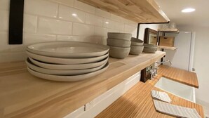 Fridge, microwave, oven, stovetop - LUXURY: Temple Square Retreat (Salt Lake City)