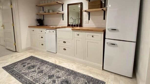 Fridge, microwave, oven, stovetop - LUXURY: Temple Square Retreat (Salt Lake City)