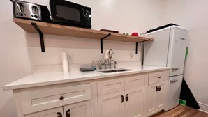 Fridge, microwave, oven, stovetop - GREAT FIND! Private Micro Studio Downtown SLC (Salt Lake City)