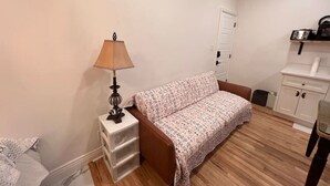 TV - GREAT FIND! Private Micro Studio Downtown SLC (Salt Lake City)