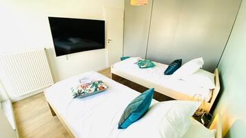 2 bedrooms, desk, iron/ironing board, free WiFi