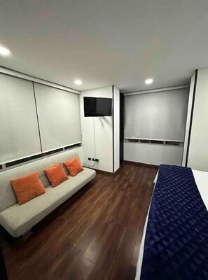 3 Schlafzimmer, Zimmersafe, Schreibtisch, Bügeleisen/Bügelbrett