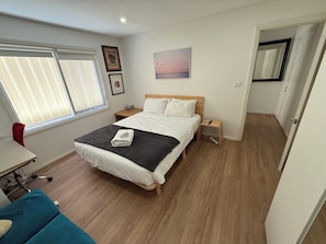 1 chambre, fer et planche à repasser, Wi-Fi, draps fournis